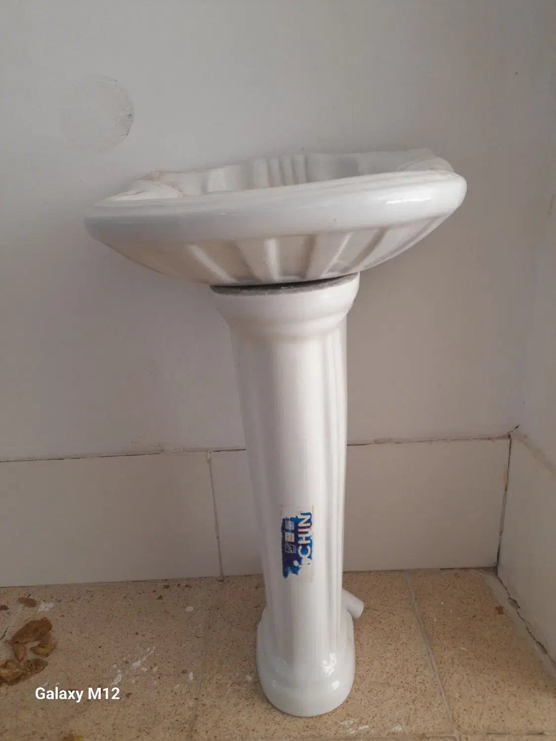 روشویی همراه پایه دست دوم|لوازم سرویس بهداشتی|خوی, |دیوار