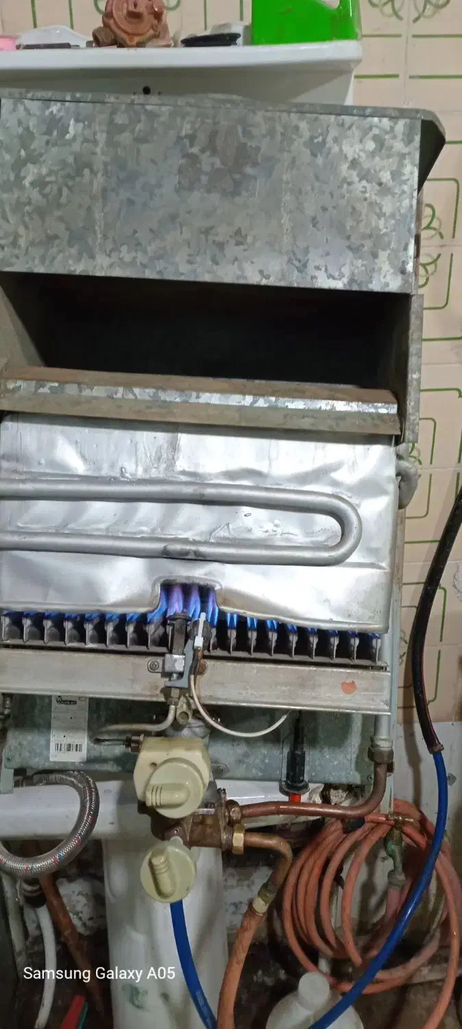 آبگرمکن بوتان اصل  بامبدل مس  قدیمی چند لایه ۱۸|آبگرمکن، پکیج، شوفاژ|لنگرود, |دیوار
