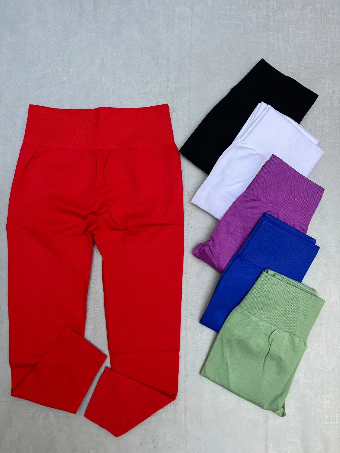 لگ سیملس|لباس|اصفهان, ملک‌شهر|دیوار