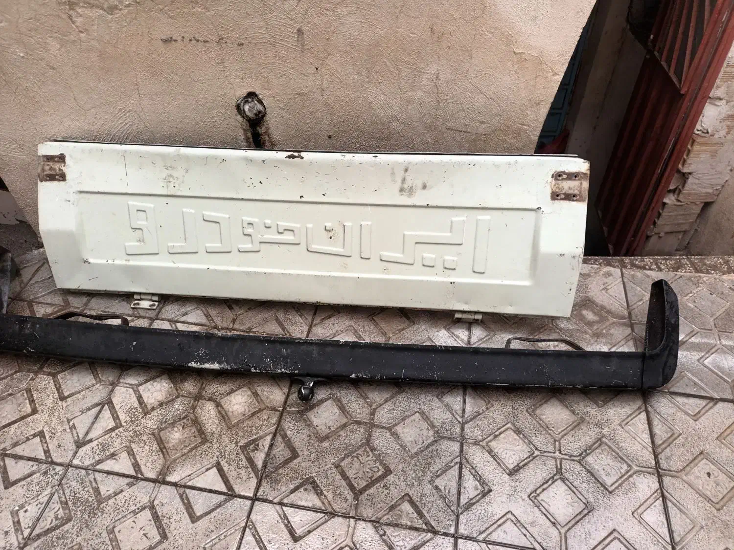 درب عقب وسپر جلو عقب|قطعات یدکی و لوازم جانبی|تبریز, |دیوار