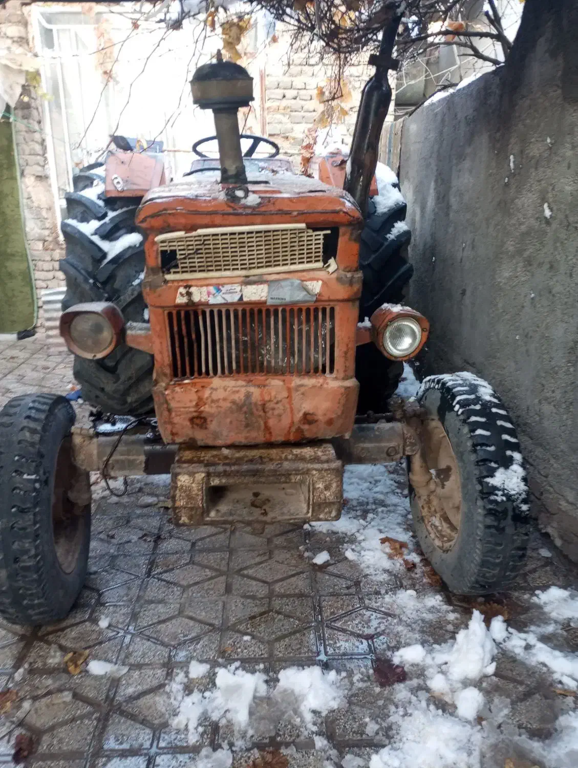 تراکتورفیات‌چهارسیلند|خودرو سنگین|تربت جام, میان جام|دیوار