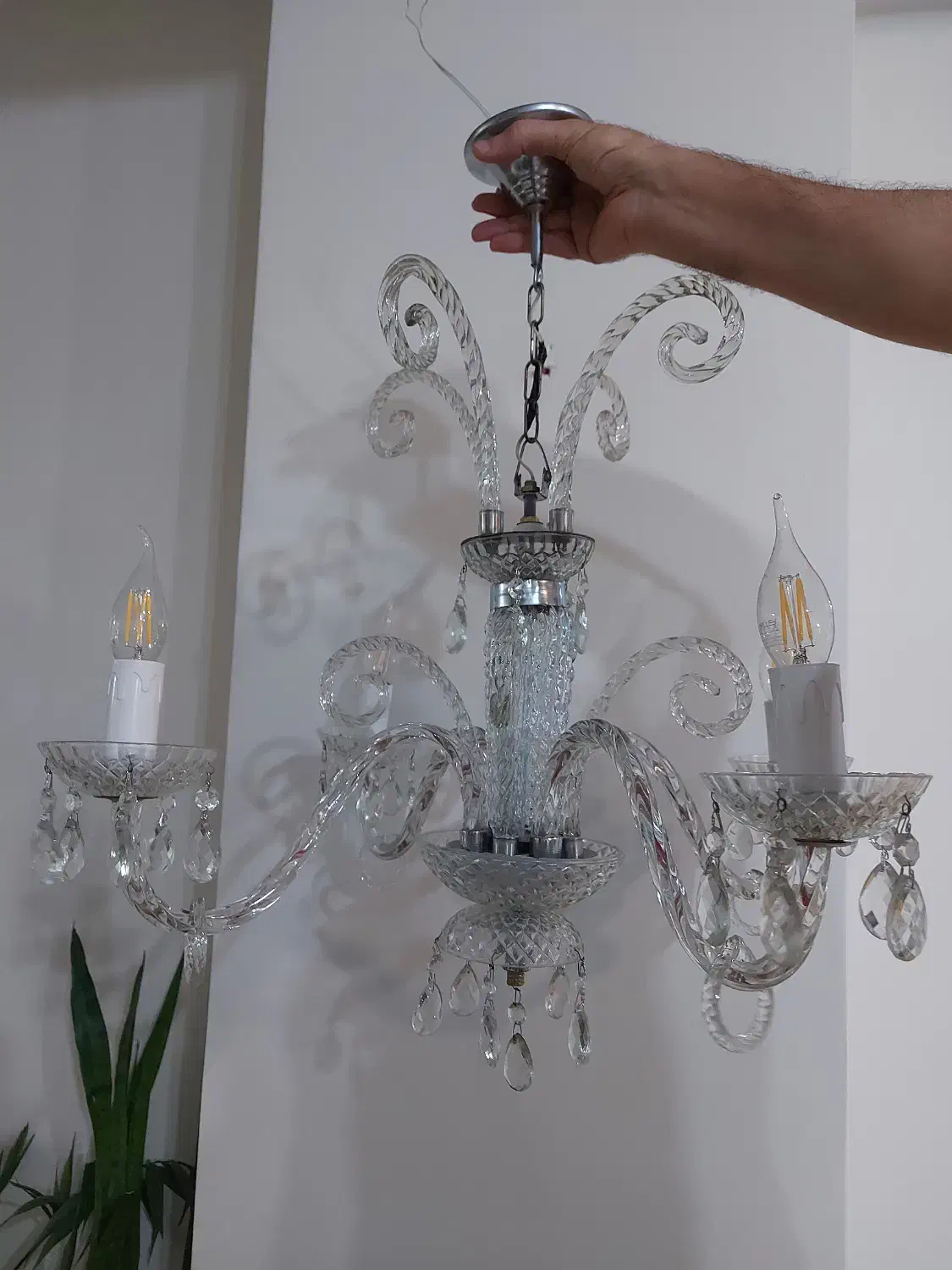 لوستر ۴ شاخه تمیز|لوستر و چراغ آویز|تهران, پرستار|دیوار