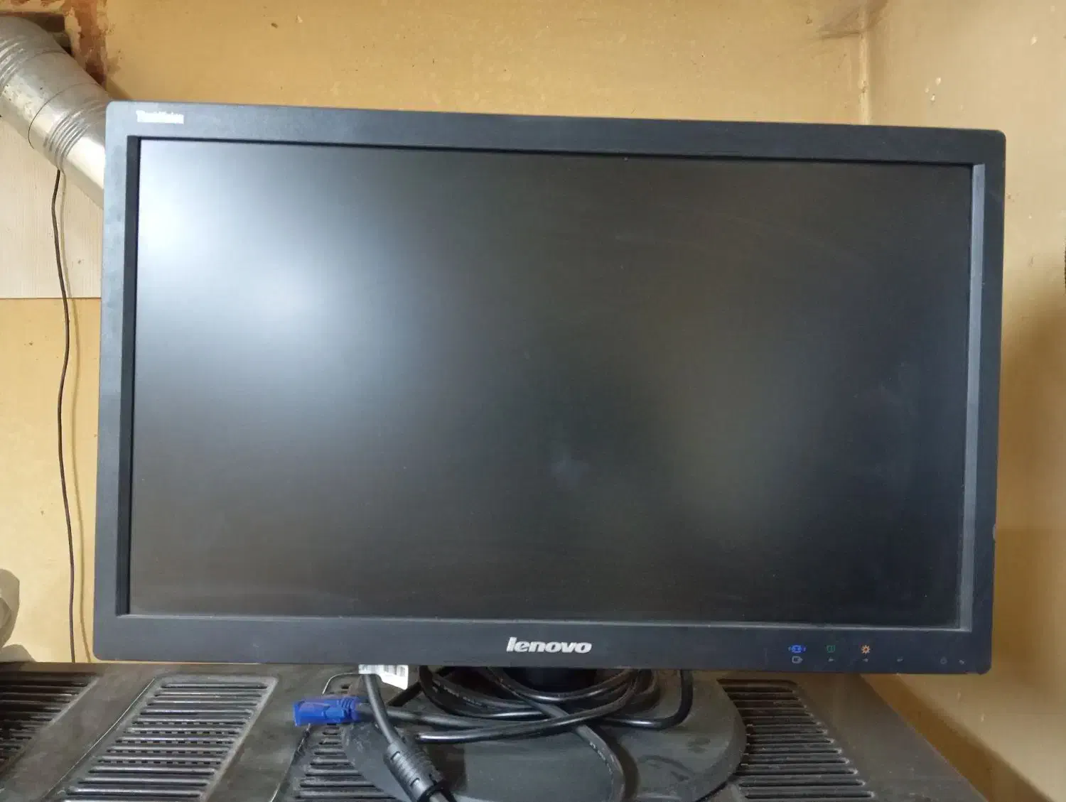 مانیتور ۲۲ اینچ led لنوو|قطعات و لوازم جانبی رایانه|اندیشه, شهرک المهدی|دیوار