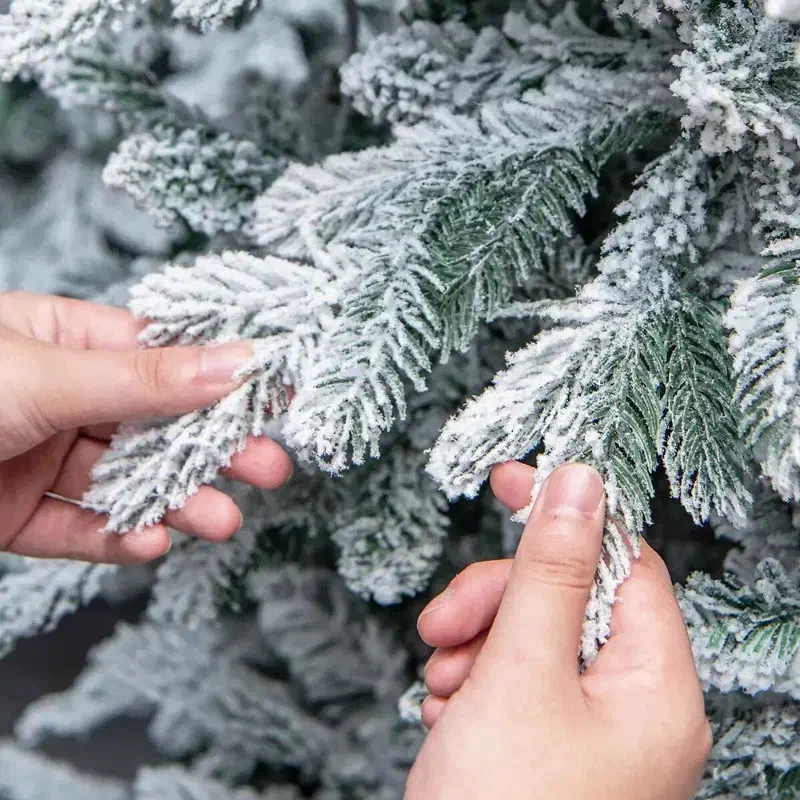 درخت کریسمس تمام برفی (برف سنگین)|گل مصنوعی|رشت, انصاری|دیوار