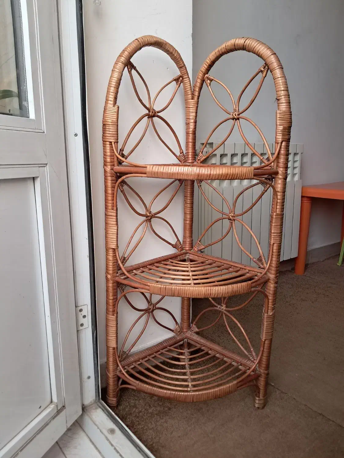 شلف و قفسه چوبی ۳کنج|کتابخانه، شلف، قفسههای دیواری|شهریار, رضی آباد بالا|دیوار