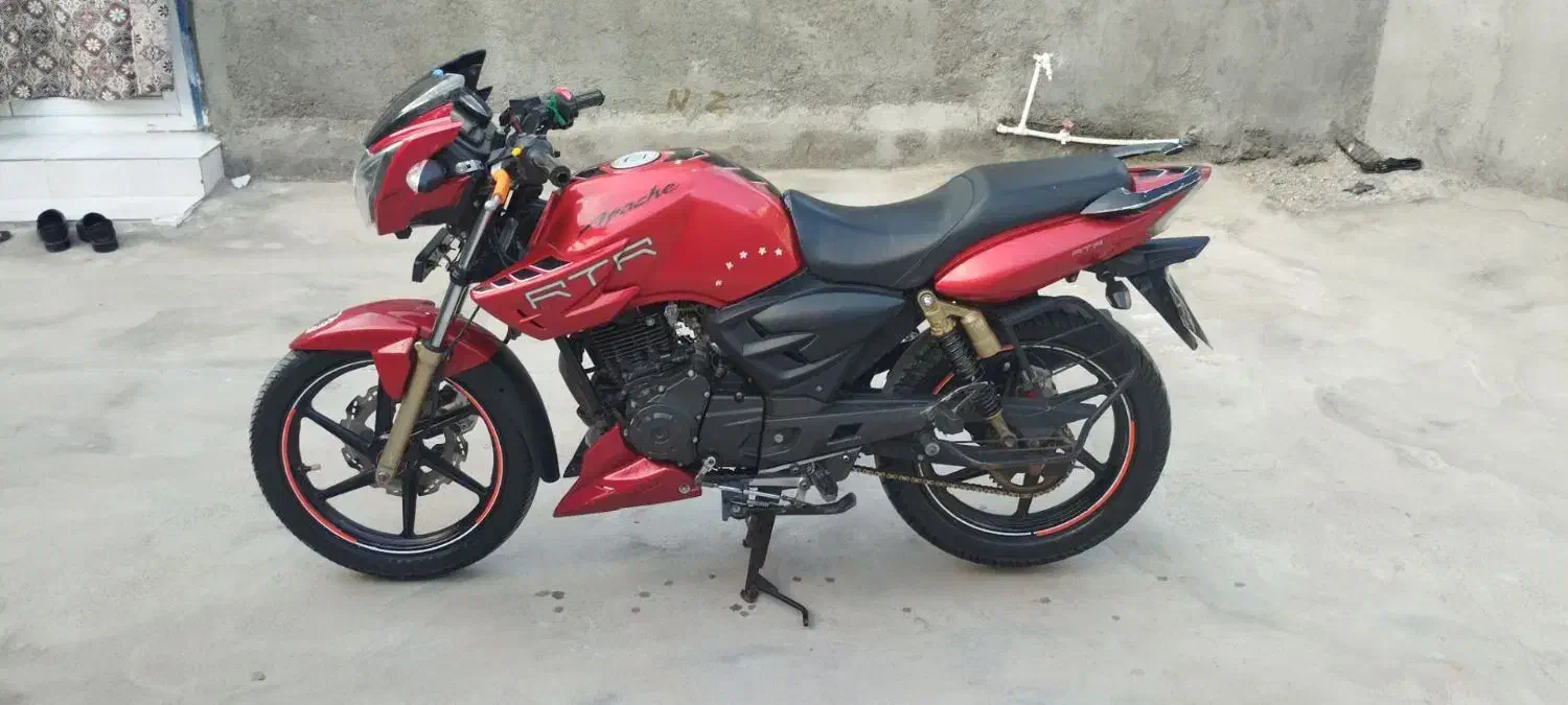 آپاچی ۱۸۰|موتورسیکلت|سرخس, |دیوار