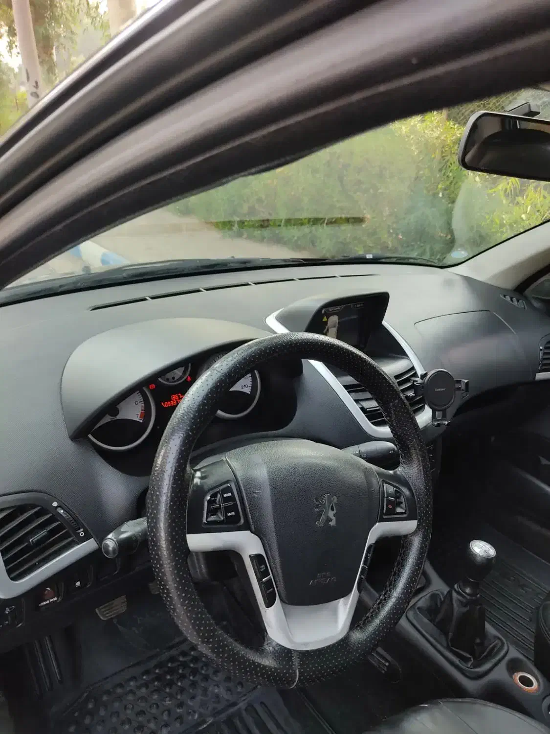 207پانورما مشکی مدل 1399|خودرو سواری و وانت|صدرا-فارس, فاز ۱|دیوار