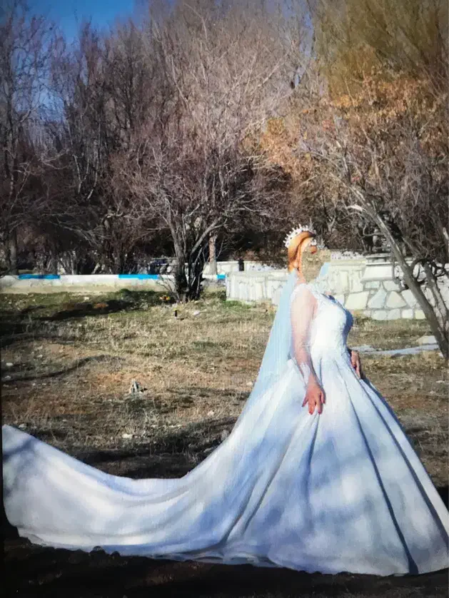 لباس عروس|لباس|قروه, |دیوار