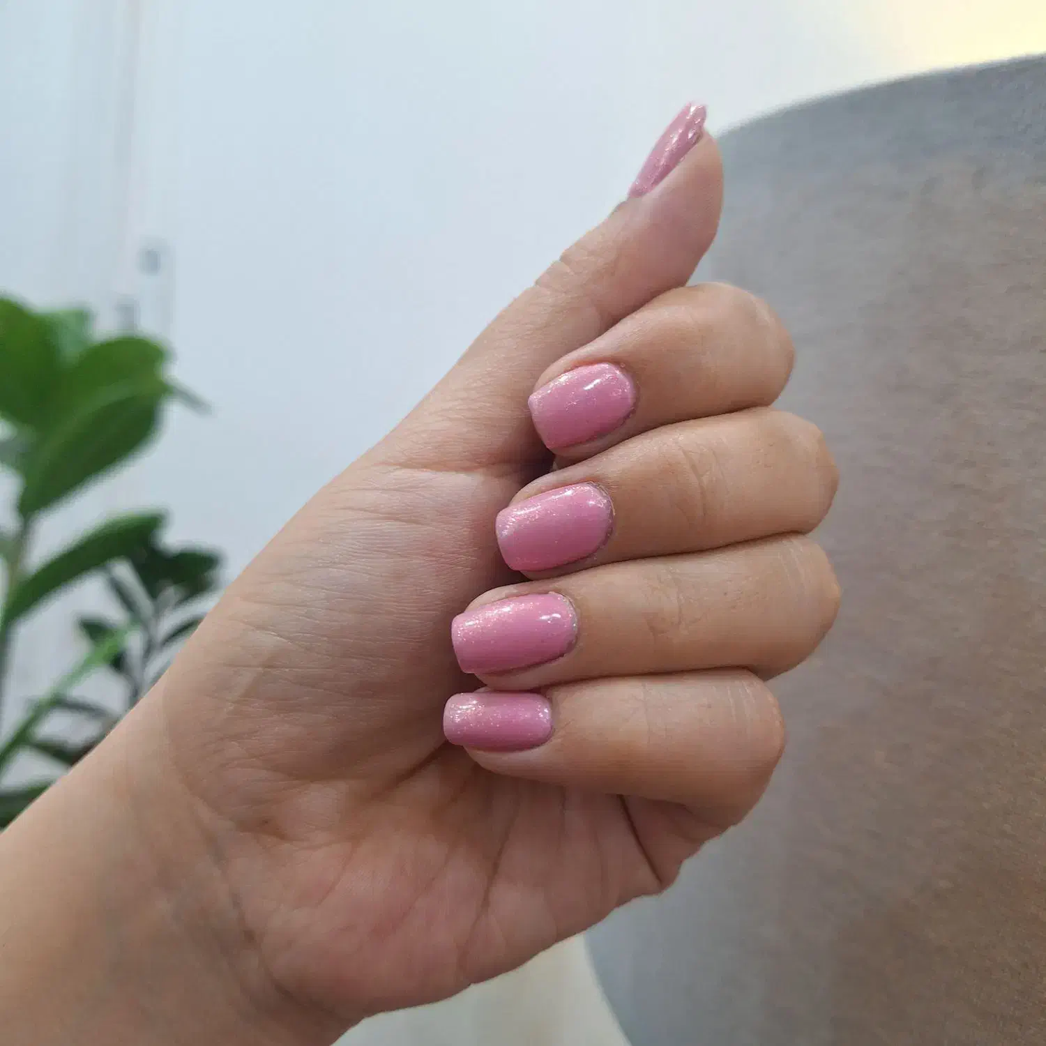 به دو مدل کاشت ناخن نیازمندم|خدمات آرایشگری و زیبایی|بردسکن, |دیوار