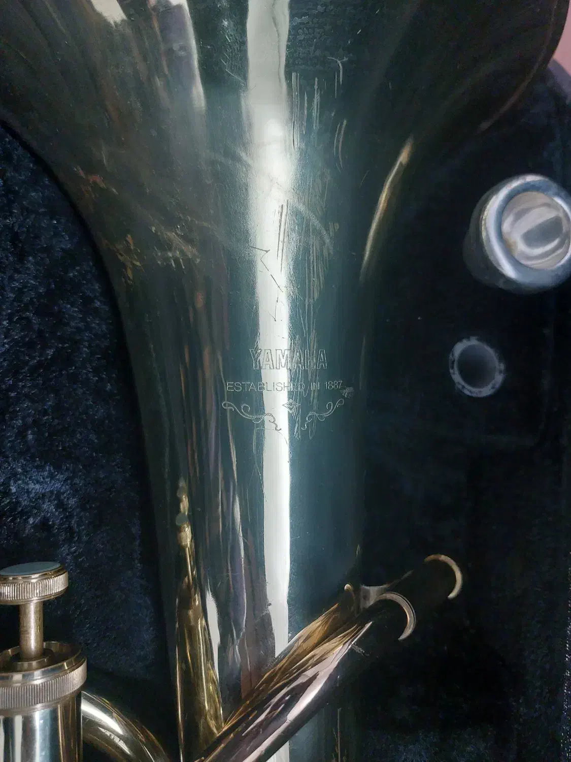 ساز باس یاماها|سازهای بادی|اصفهان, ملاصدرا|دیوار