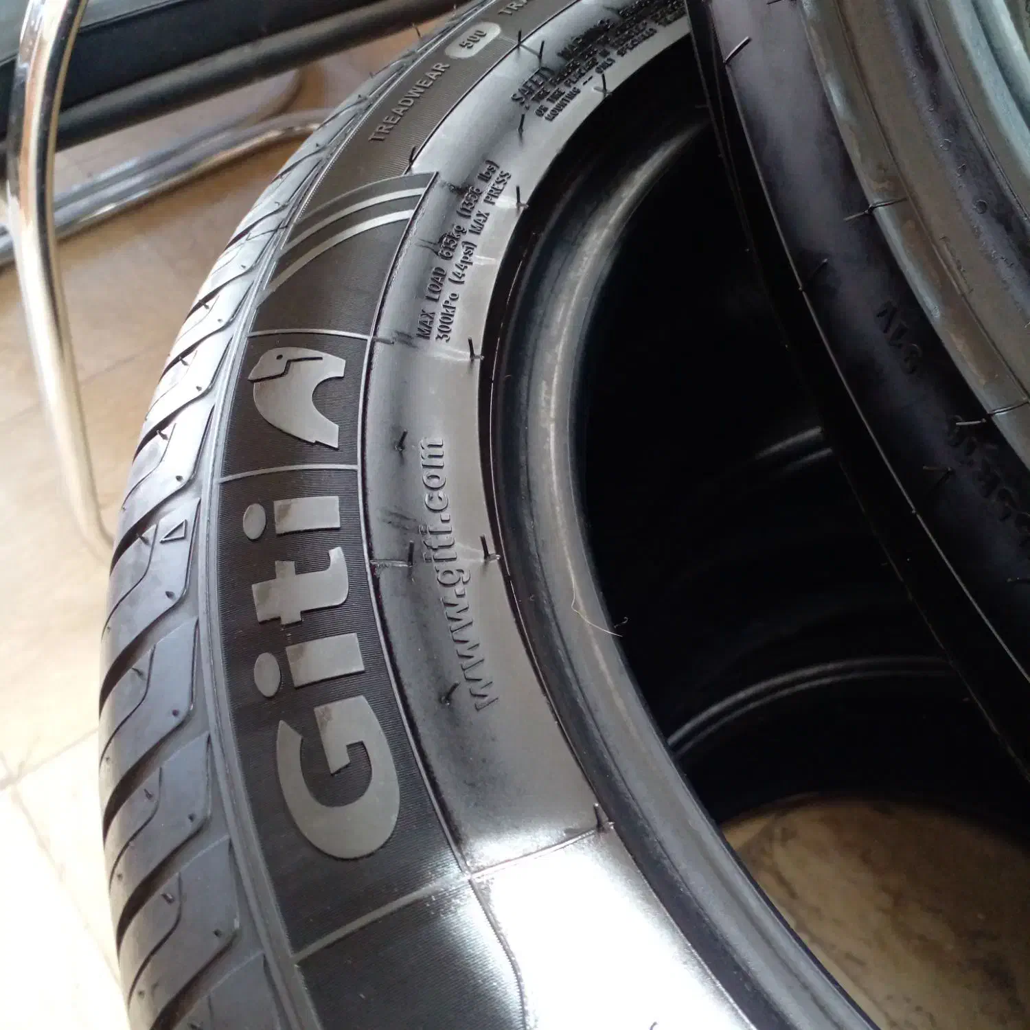 دوجفت لاستیک سالم در حدسایز 205/55R16مارک جیتی|قطعات یدکی و لوازم جانبی|قم, شهرک امام حسن|دیوار