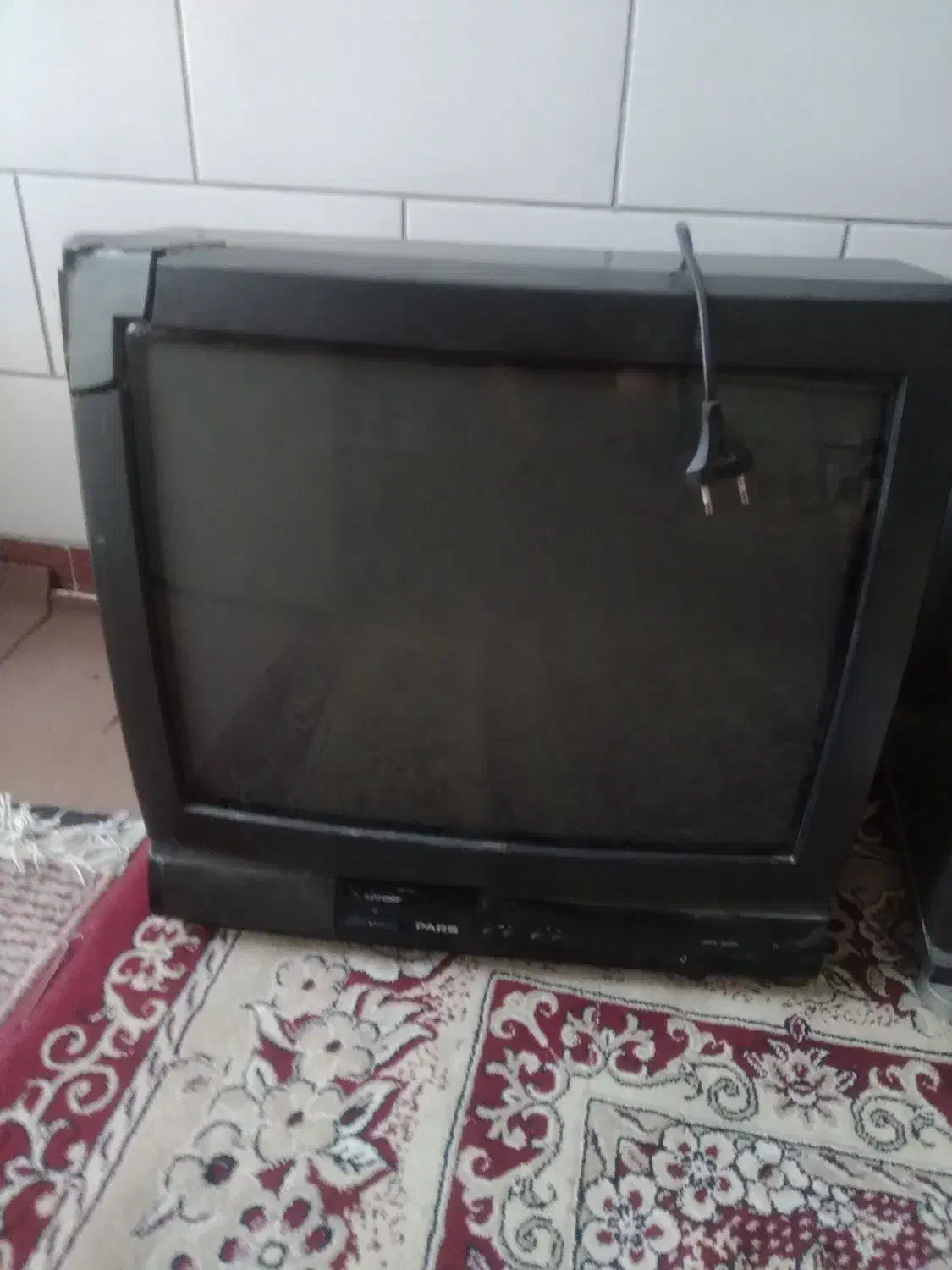 دوعدد تلویزیون یک پایه تلویزیون|تلویزیون و پروژکتور|کرمان, |دیوار