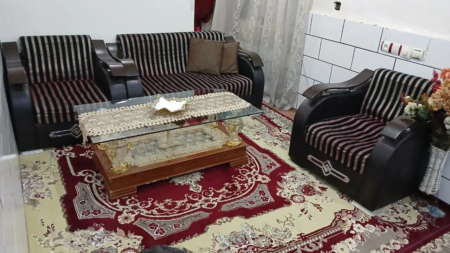 مبل راحتی ۷ نفره و مبل سلطنتی ۷ نفره|مبلمان خانگی و میز عسلی|اهواز, دغاغله|دیوار