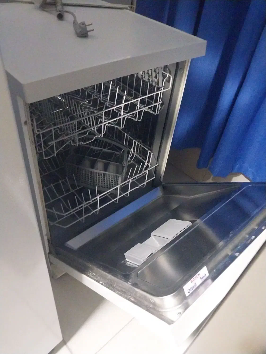 ماشین ظرف شویی بوش|ماشین ظرفشویی|چاف و چمخاله, |دیوار