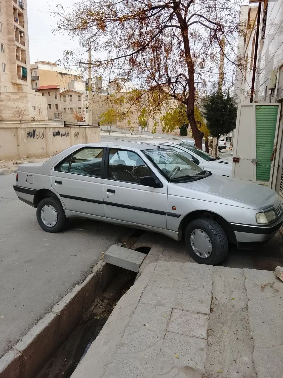 پژو 405 مدل 94|خودرو سواری و وانت|بروجرد, |دیوار