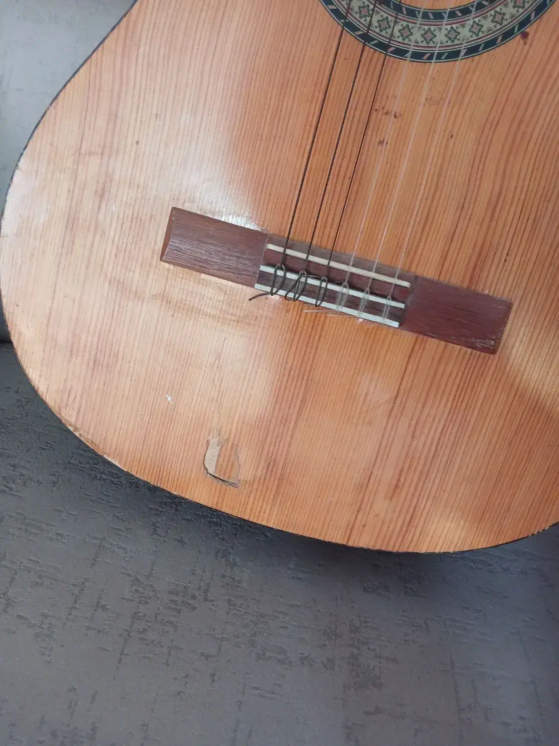 گیتار|گیتار، بیس، امپلیفایر|چهارباغ, |دیوار