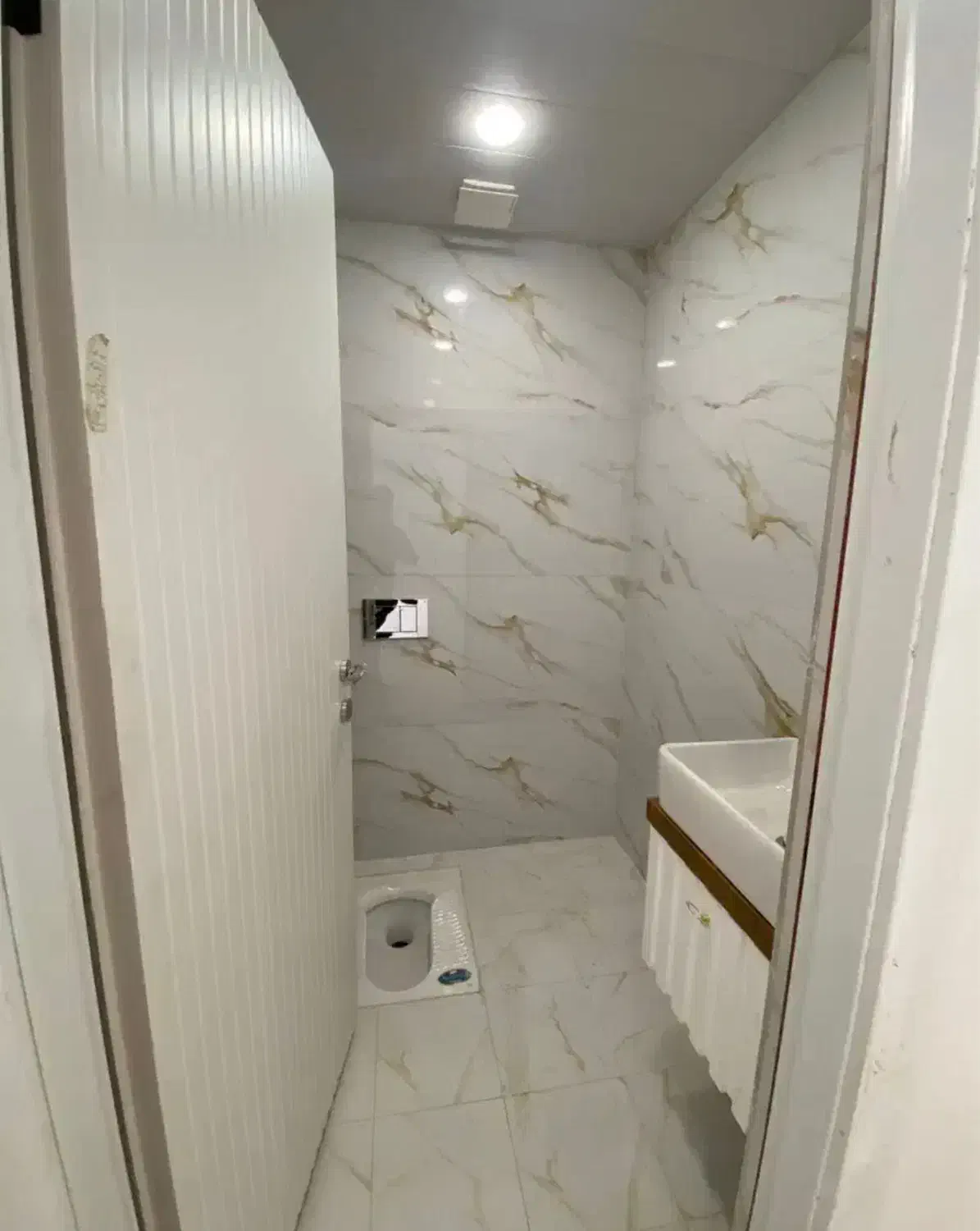 ۱۵۰ متر / خطی روبه آفتاب/سالن بزرگ-طبقه۱و۵