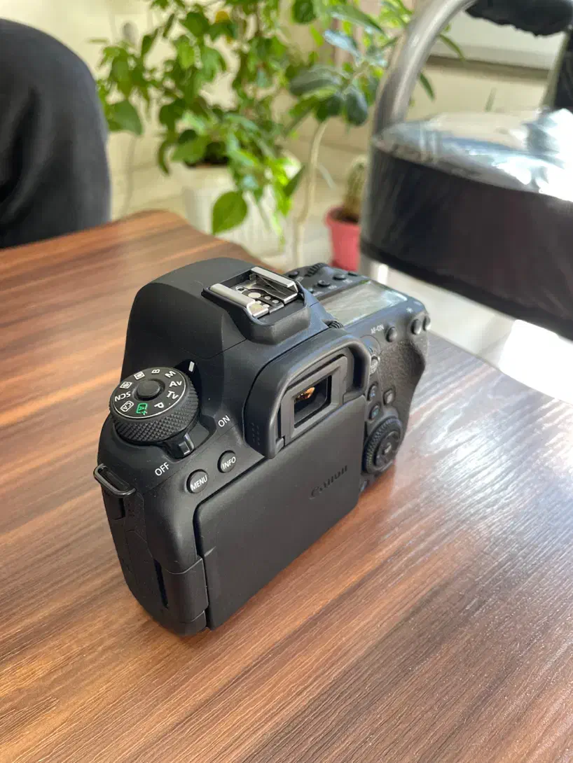 دوربین حرفه ای canon 6D mark 2 با لنز 70.200|دوربین عکاسی و فیلم‌برداری|ارومیه, |دیوار