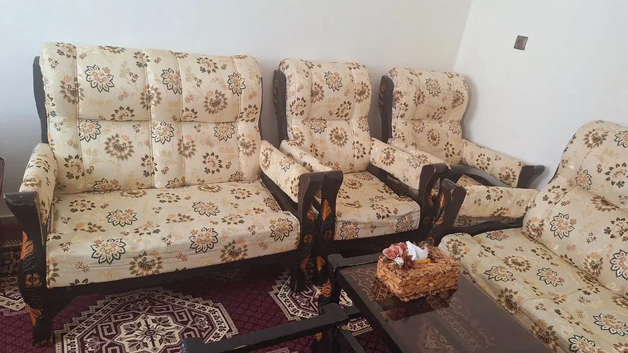 مبل هفت نفره تمیز|مبلمان خانگی و میز عسلی|لاهیجان, شهرک سلمان فارسی|دیوار