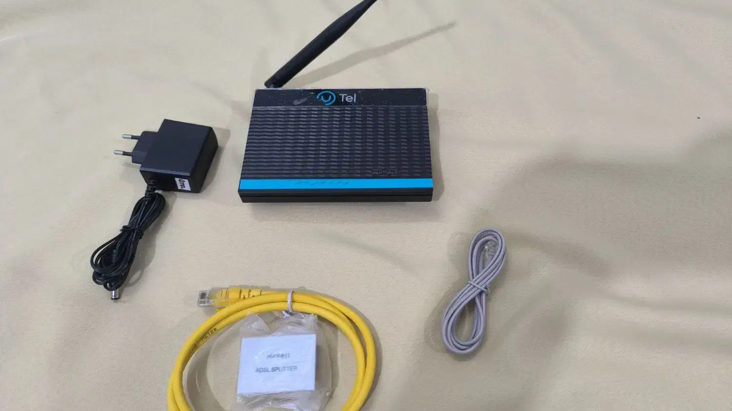 مودم وای‌فای ADSL2 Plus سالم و تمیز با تمام وسایل|مودم و تجهیزات شبکه|قم, زنبیل آباد|دیوار