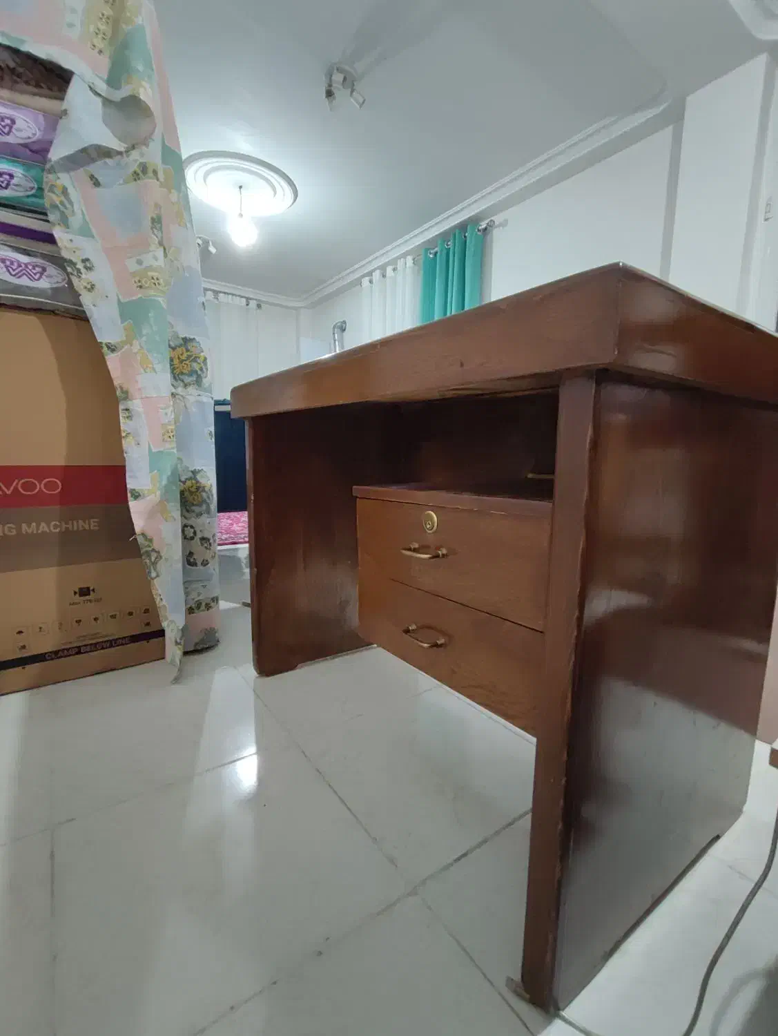 میز تحریر|لوازم التحریر|رودسر, |دیوار