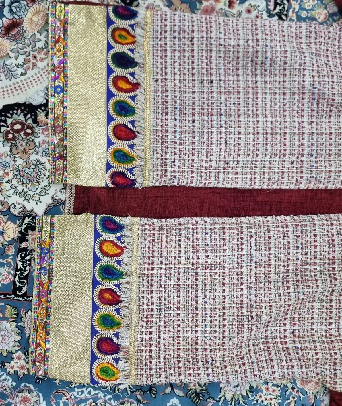 لباس مجلسی|لباس|شیراز, باغشهر اهل بیت|دیوار