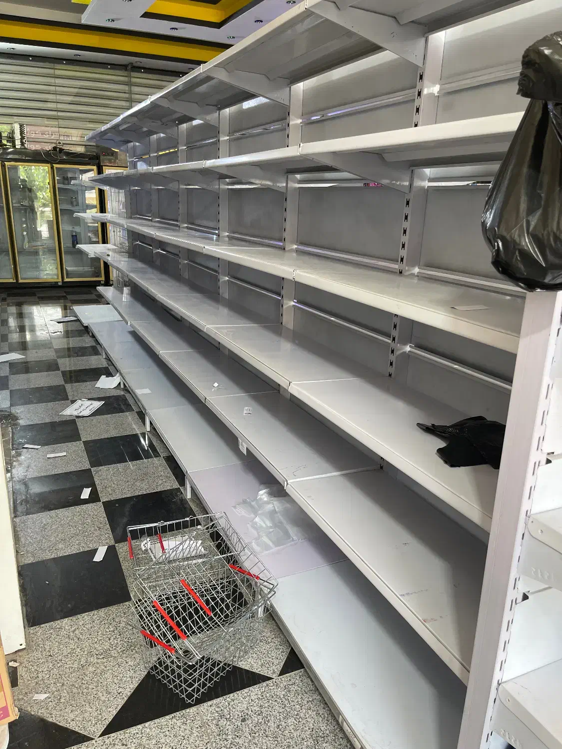 فروش قفسه فروشگاهی دسته دوم در حده نو|فروشگاه و مغازه|خمینیشهر, |دیوار