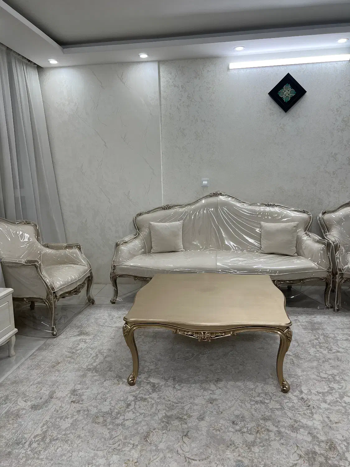 میز چوبی جلو مبلی نوابعاد یک دریک|مبلمان خانگی و میز عسلی|مشهد, کارمندان دوم|دیوار