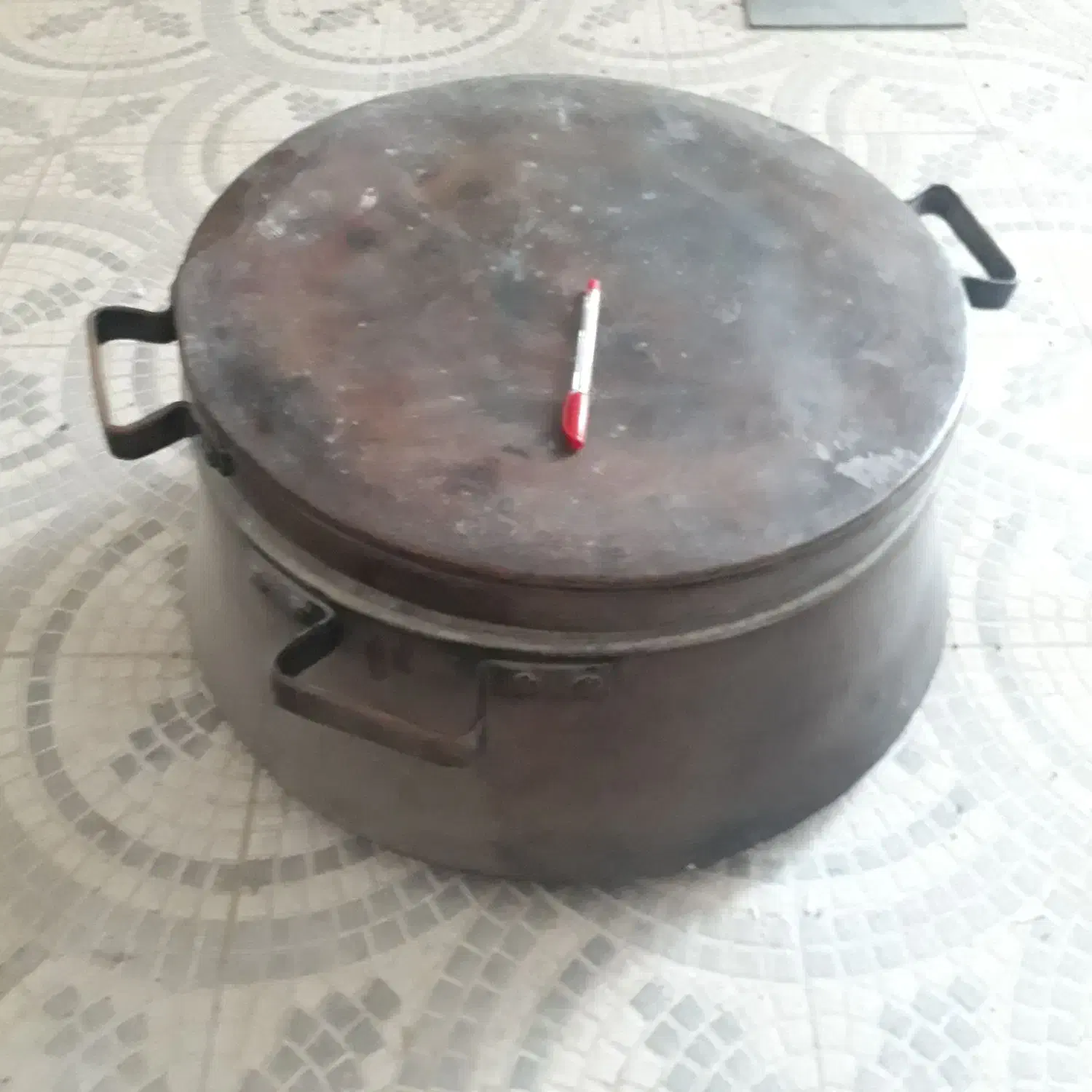 دیگ مسی بزرگ قدیمی دست ساز و با استحکام|ظروف پخت‌وپز|قوچان, |دیوار