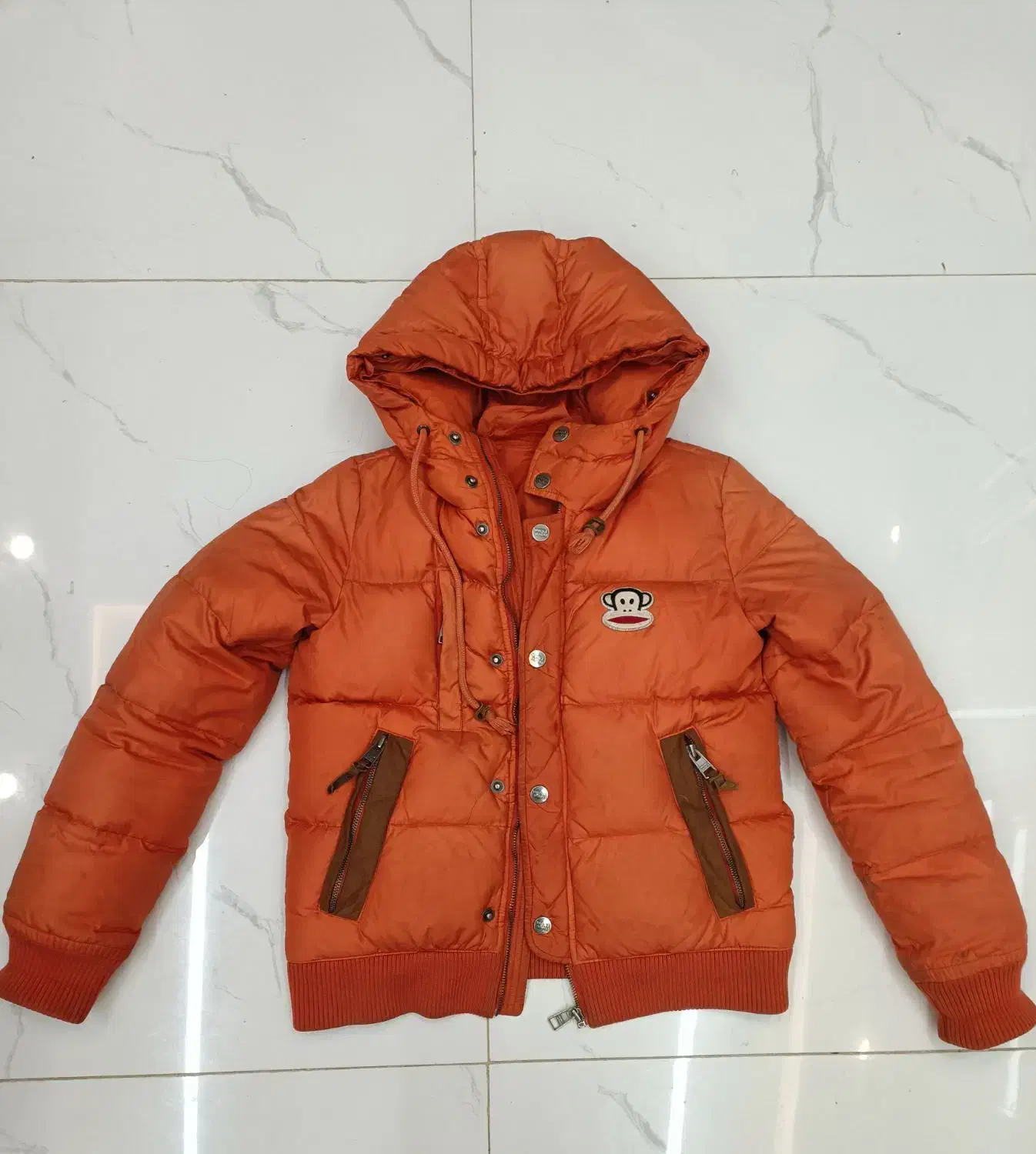 کاپش پر خارجی|لباس|الیگودرز, |دیوار