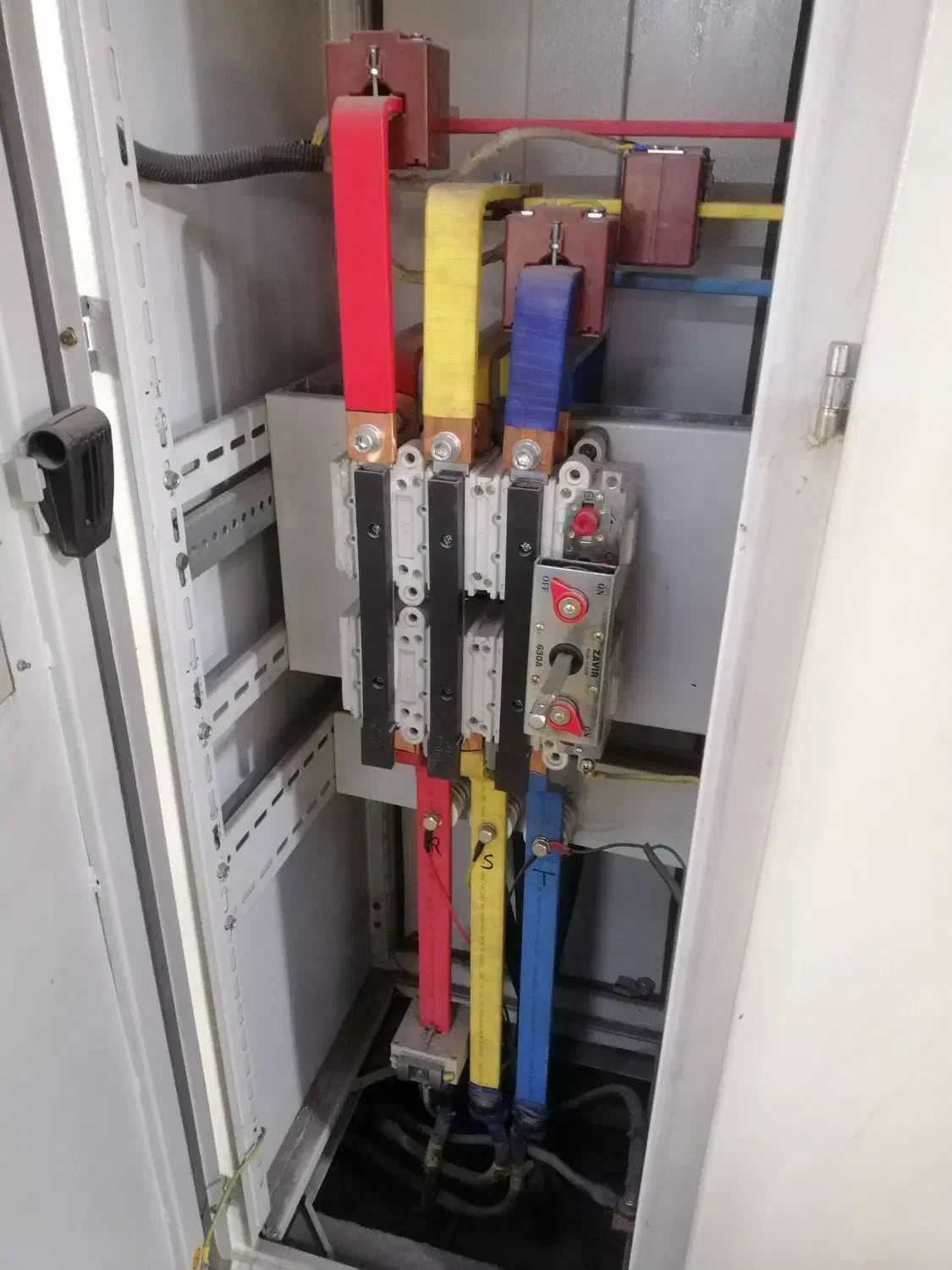 عیب یابی و مونتاژ تابلو برق|خدمات پیشه و مهارت|تبریز, |دیوار