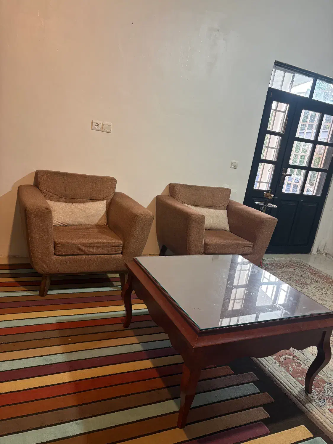 مبلمان ۵نفره|مبلمان خانگی و میز عسلی|چالوس, |دیوار