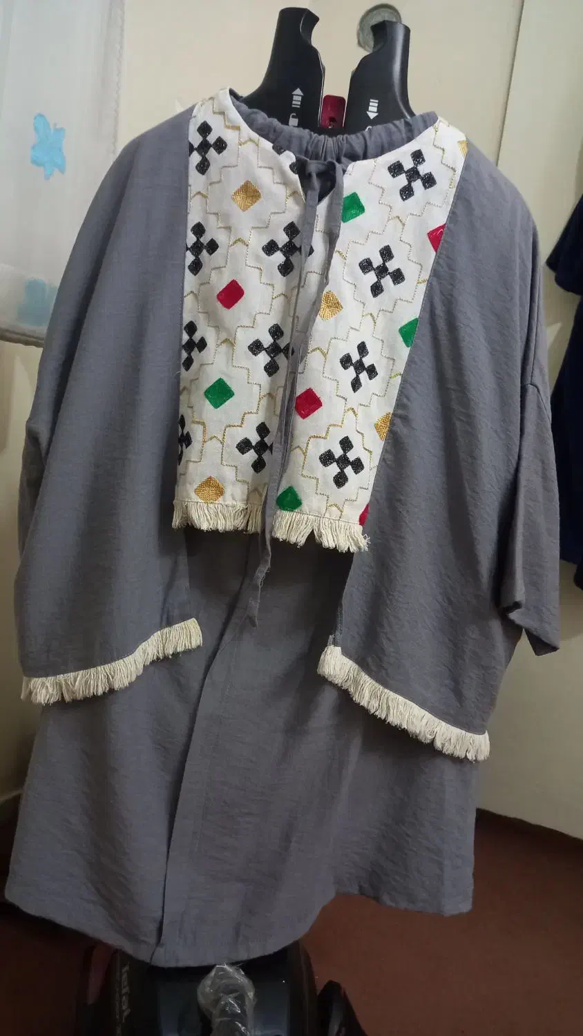 شومیزودامن|لباس|ری, شهید غیوری (ابن باویه)|دیوار