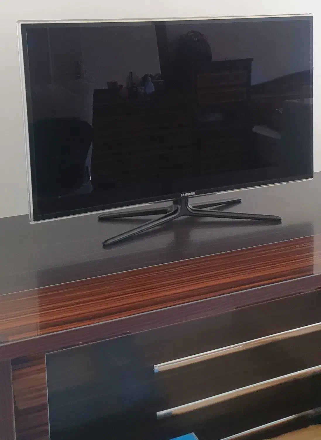 تلویزیون۴۰ اینچ|تلویزیون و پروژکتور|ری, دیلمان|دیوار