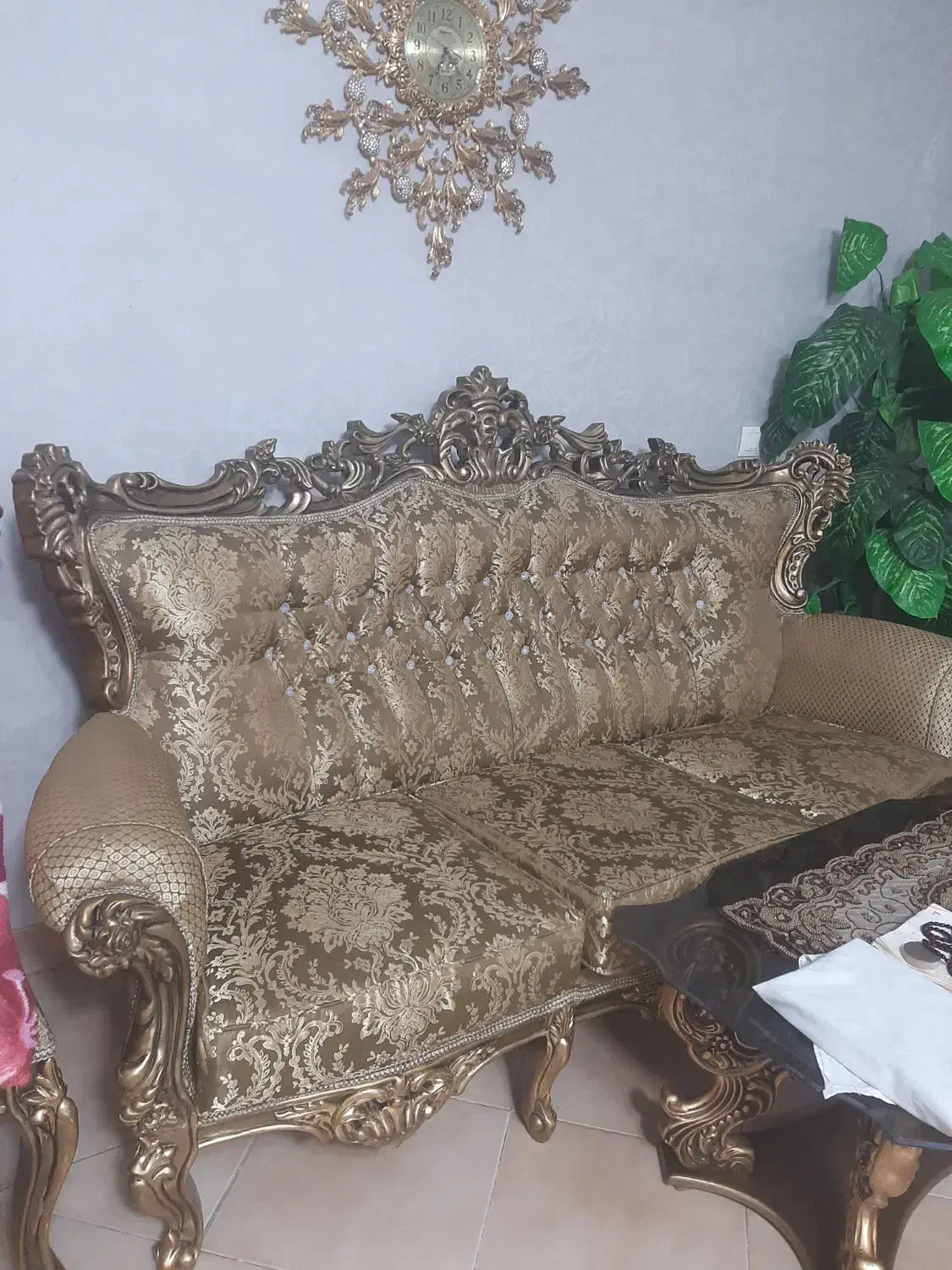 مبل سلطنتی لوکس ۹ نفره در حد نو|مبلمان خانگی و میز عسلی|ورامین, ورامین|دیوار