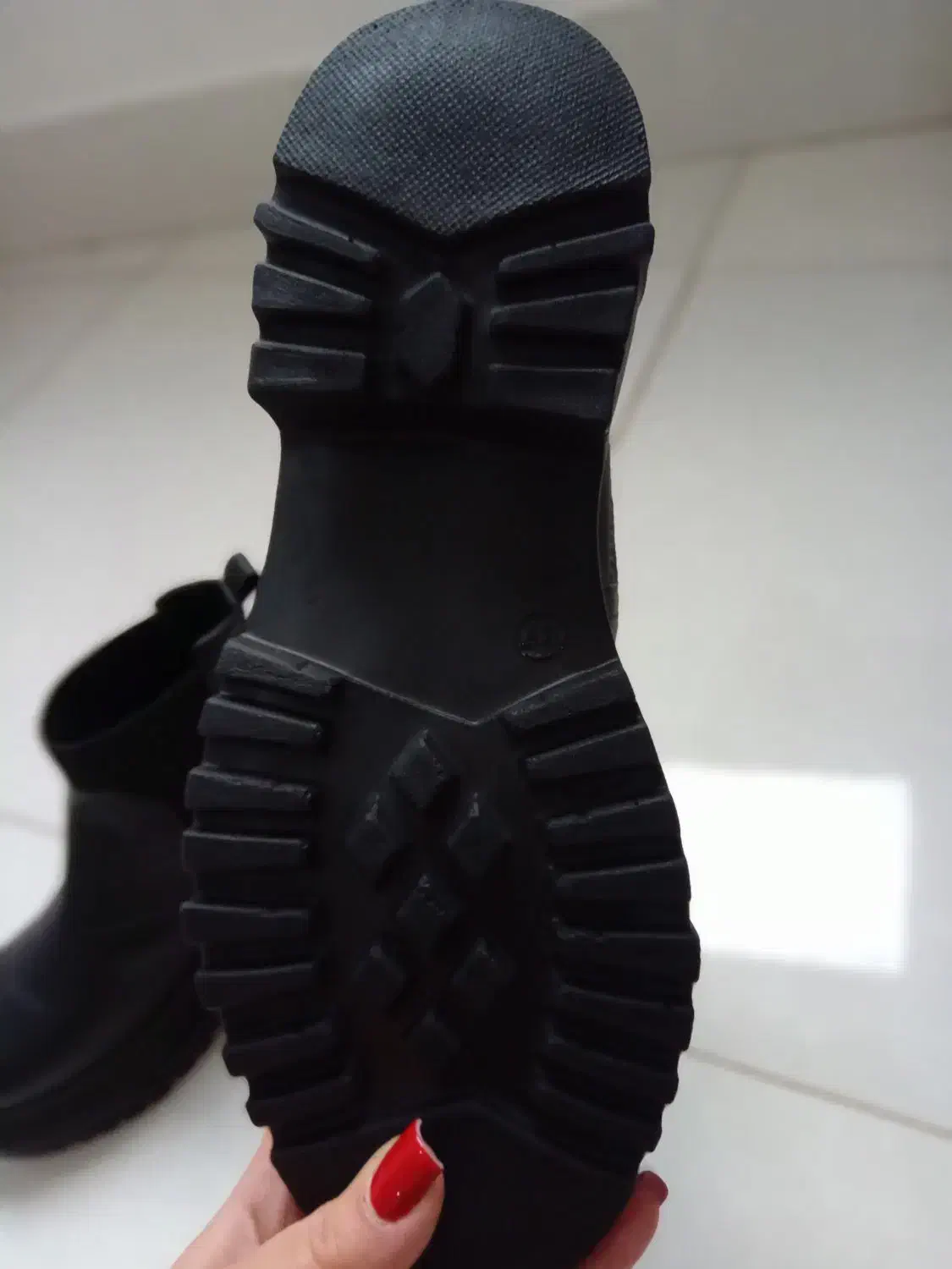 بوت نو|کیف، کفش، کمربند|دورود, |دیوار