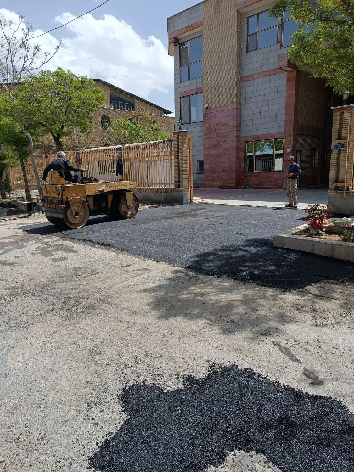 نصب و فروش ایزوگام و آسفالت لکه گیری پشت بوم|خدمات پیشه و مهارت|اراک, |دیوار