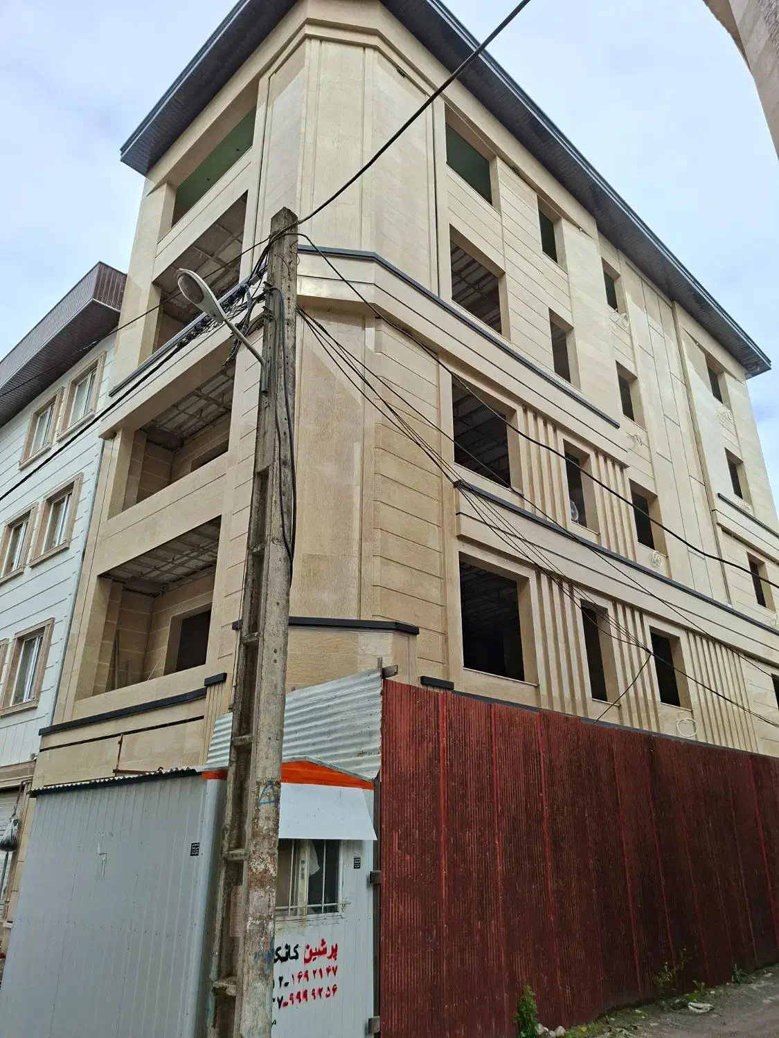 پیش فروش ۱۱۰ متری تکواحدی خیابان تهران|پیش‌فروش املاک|بندر انزلی, سپه|دیوار