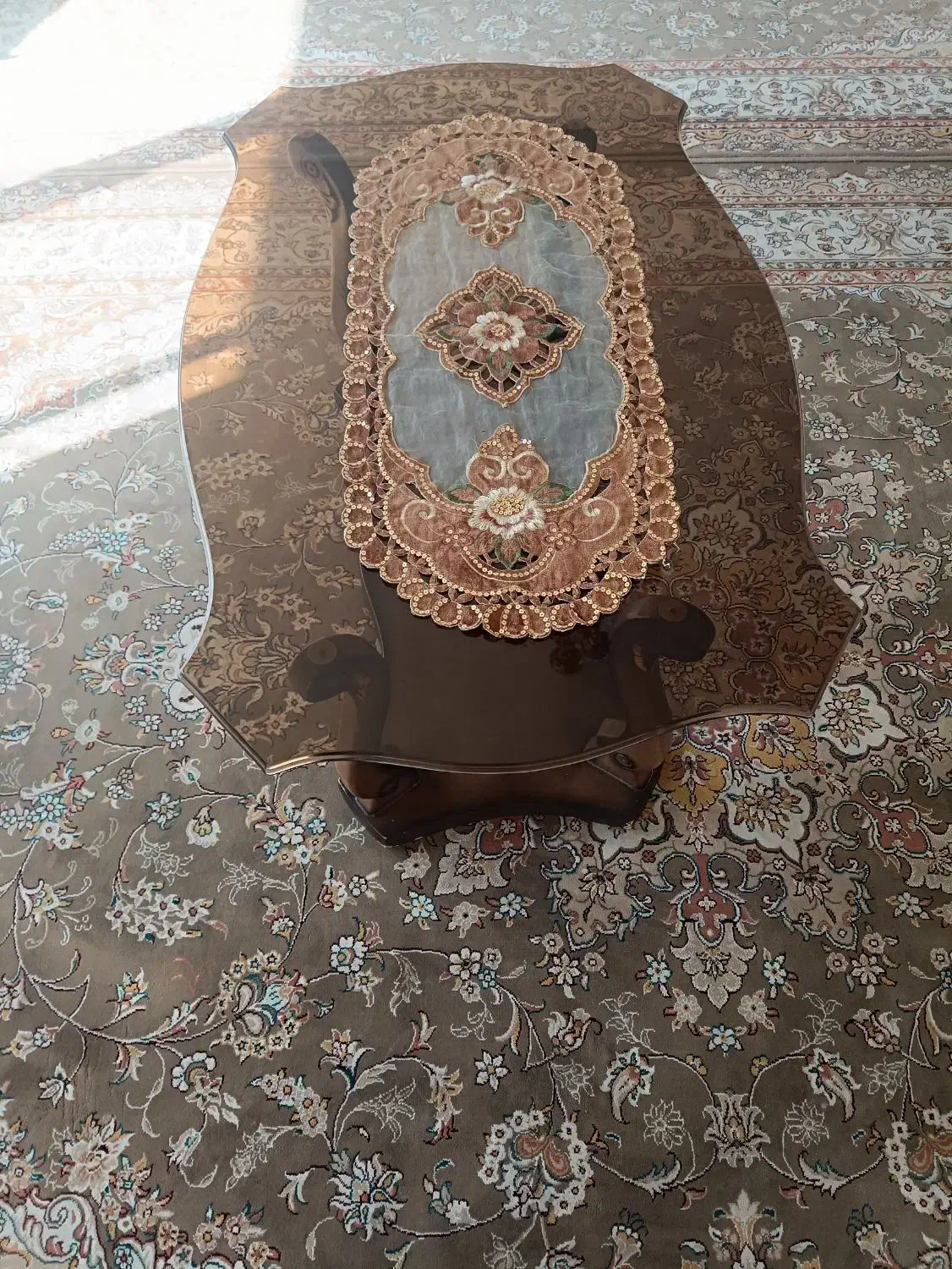 یک عدد میز جلو مبلی صفحه شیشهای|مبلمان خانگی و میز عسلی|برخوار, |دیوار