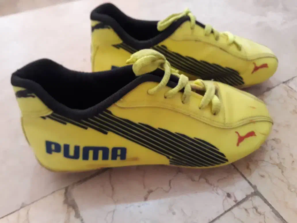 کفش فوتبال چمن|کفش و لباس بچه|رودسر, |دیوار