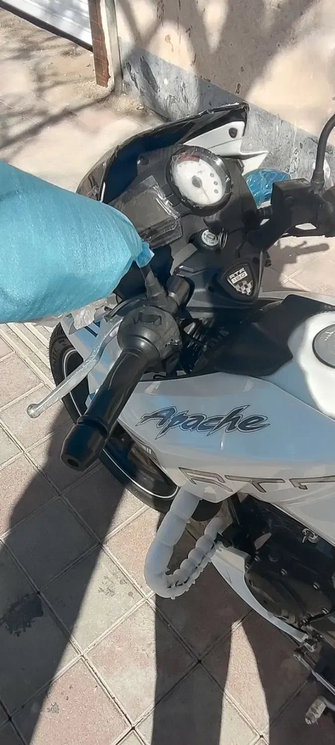 آپاچی خشک|موتورسیکلت|خمین, |دیوار