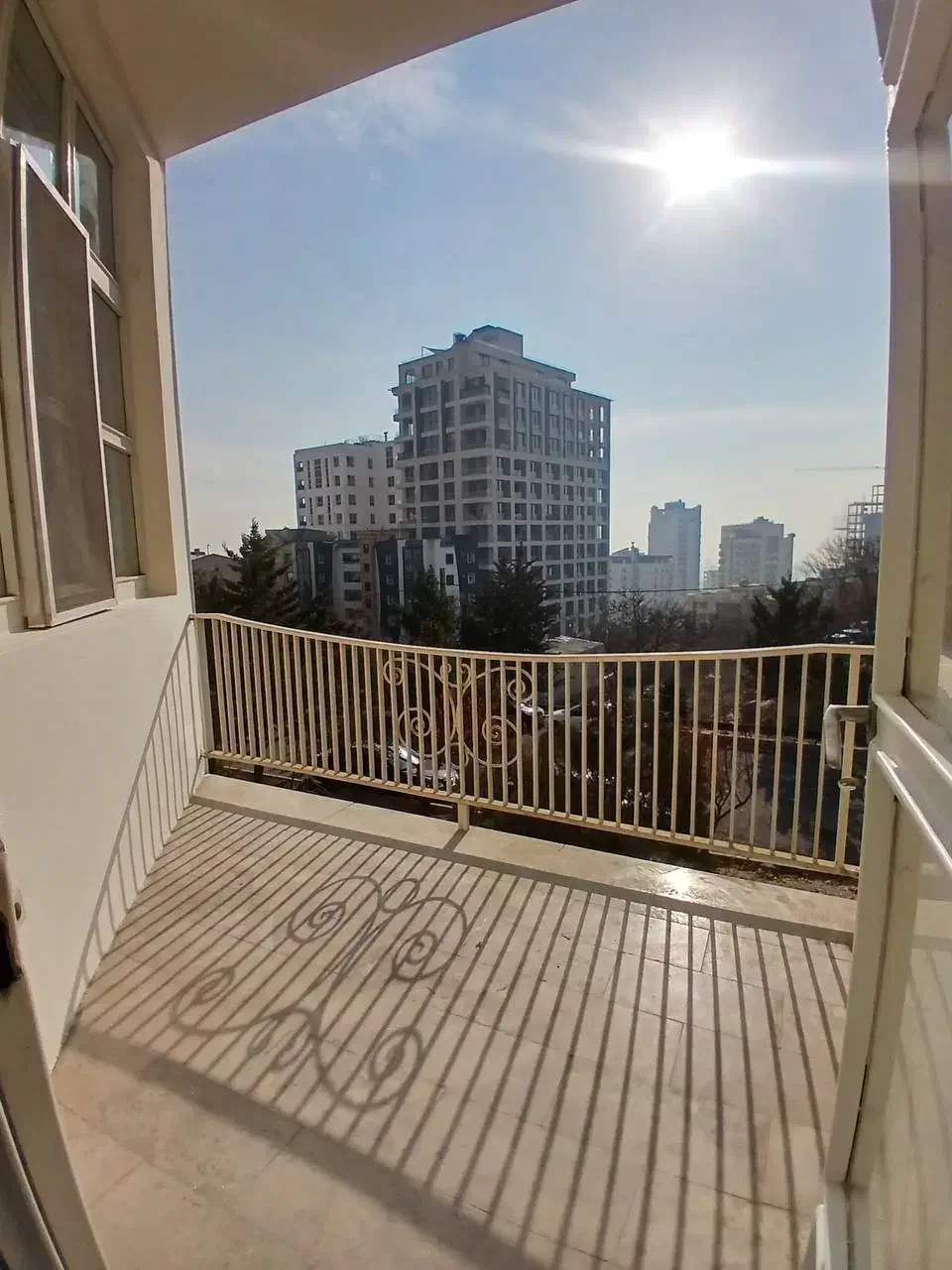 زعفرانیه / ۱۳۶ متر / ۲ خواب / تراس قابل چیدمان