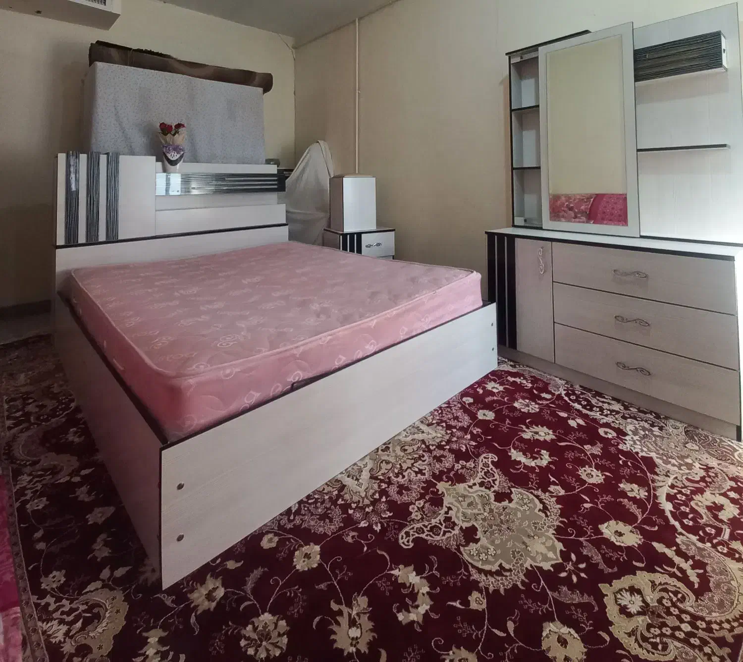 سرویس خواب|تخت و سرویس خواب|رزن, |دیوار