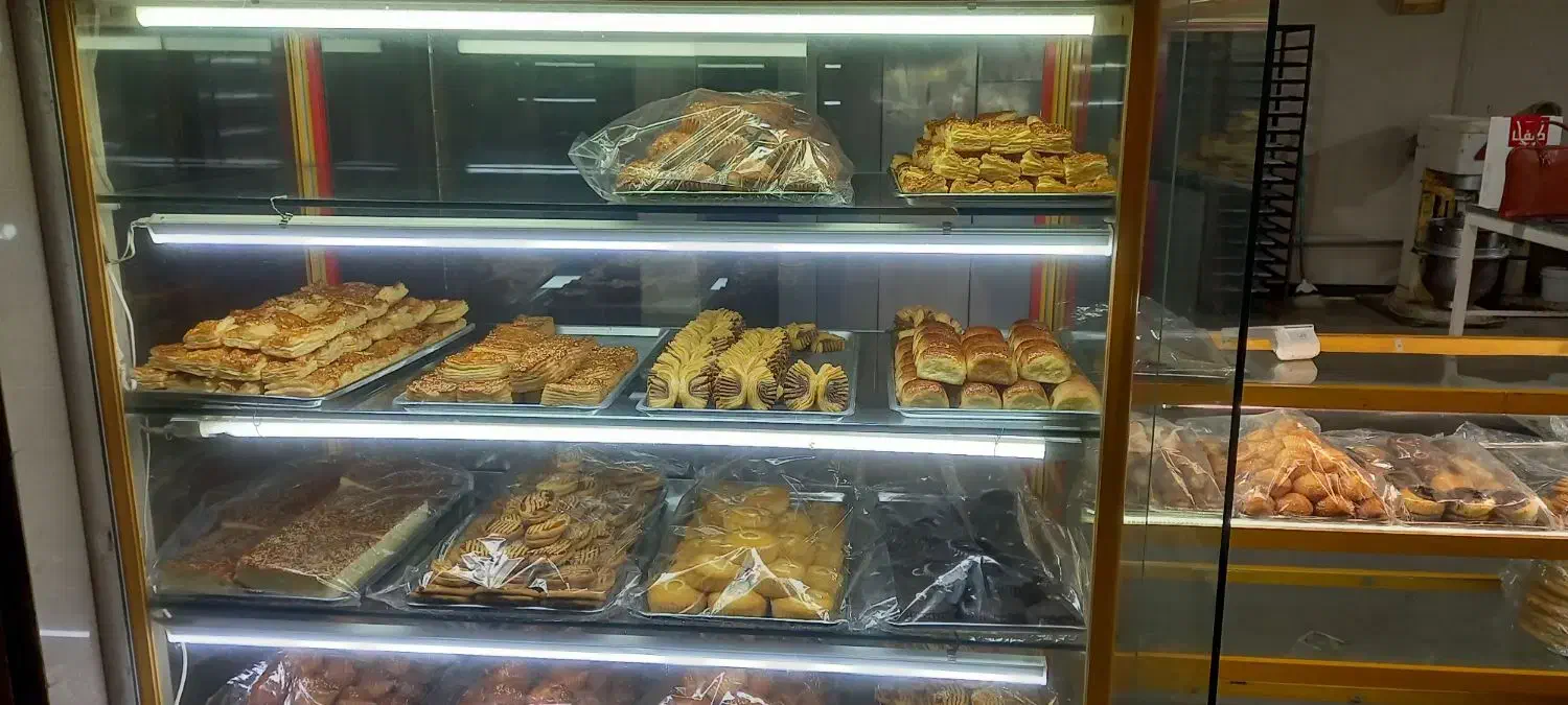 فروش ویترین شیرینی خشک|فروشگاه و مغازه|بروجرد, |دیوار