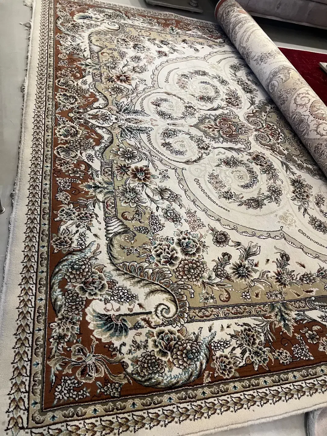 فرش ۹ متری|فرش|مشهد, هفت تیر (حافظ)|دیوار