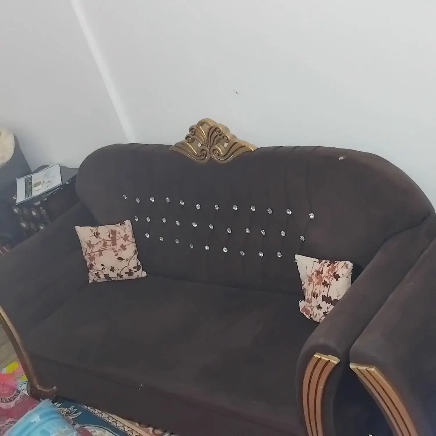 مبل ۷نفره درحدنوبه فروش میرسد|مبلمان خانگی و میز عسلی|لاهیجان, آهندان|دیوار