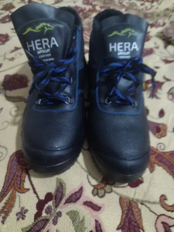 پوتین ابمنی|کیف، کفش، کمربند|اسکو, |دیوار