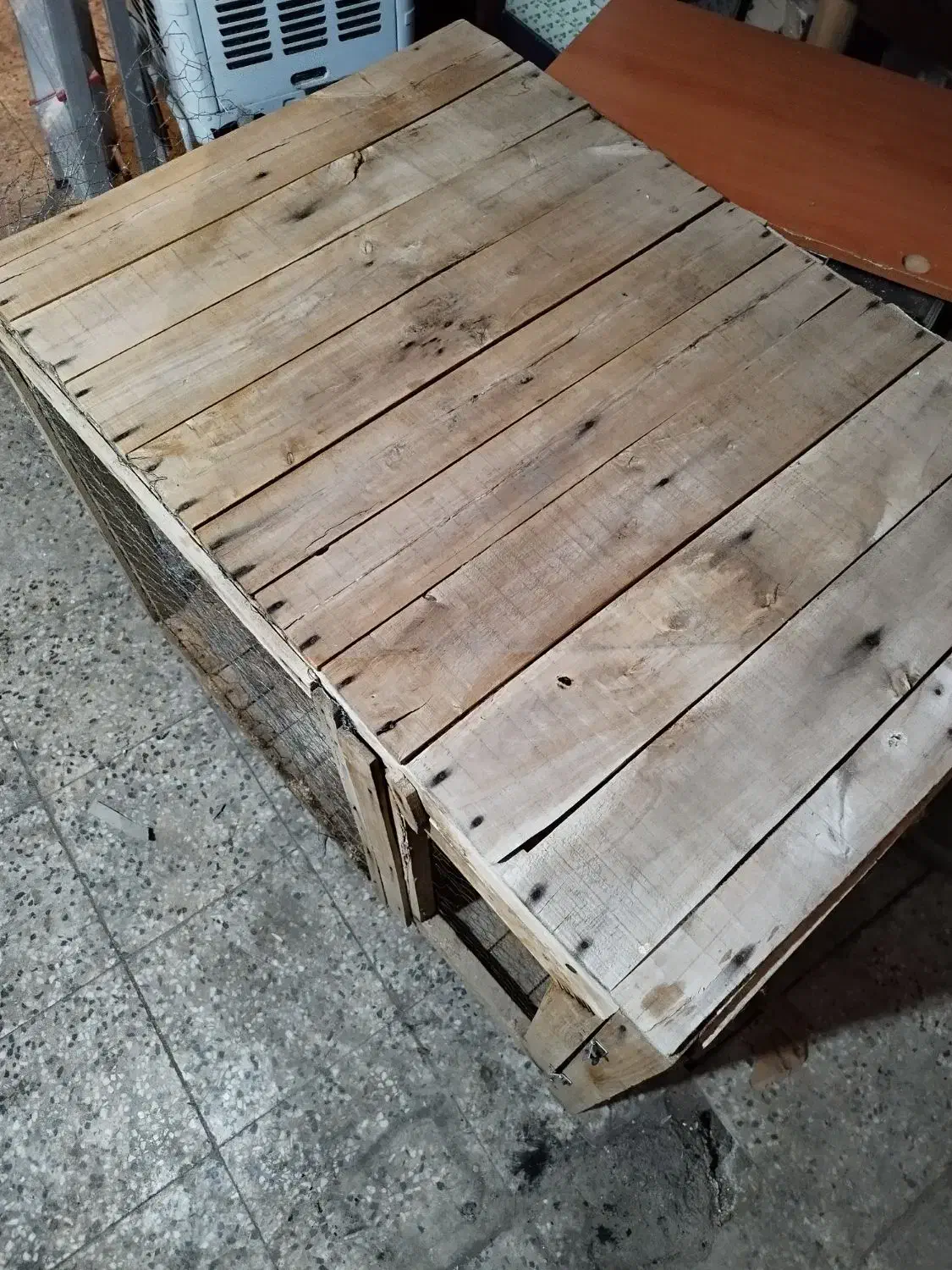 قفس چوبی مرغ و خروس با فنس فلزی|لوازم جانبی حیوانات|ارومیه, |دیوار