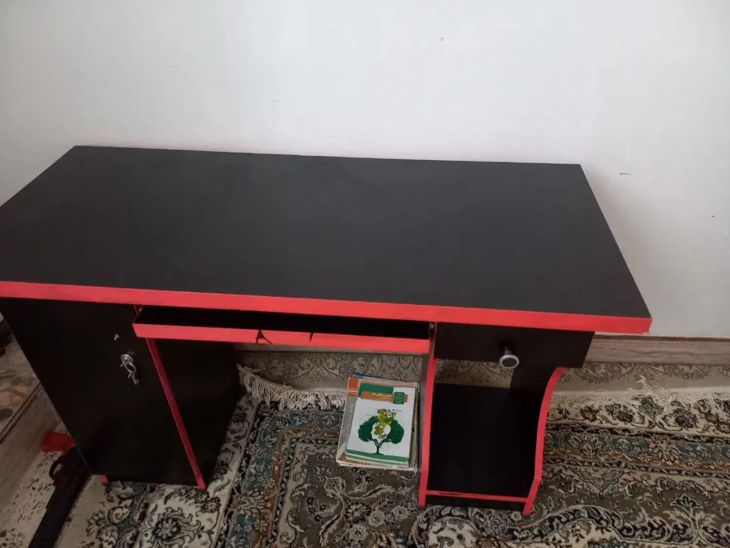 صندلی جک دار صحیح و سالم و میز کامپیوتر|میز تحریر و کامپیوتر|خمینی‌شهر, |دیوار