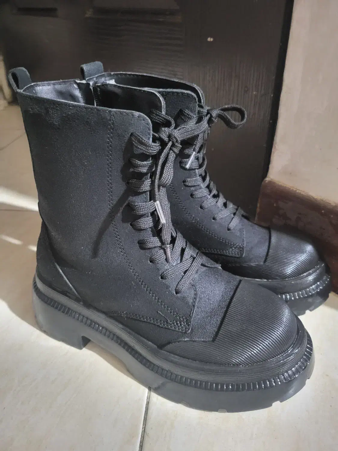 بوت|کیف، کفش، کمربند|تویسرکان, |دیوار